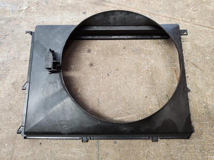 Radiateur mantel behuizing BMW 5 serie E39 525 tds 213791115, Auto-onderdelen, Motor en Toebehoren, Gebruikt, Ophalen of Verzenden