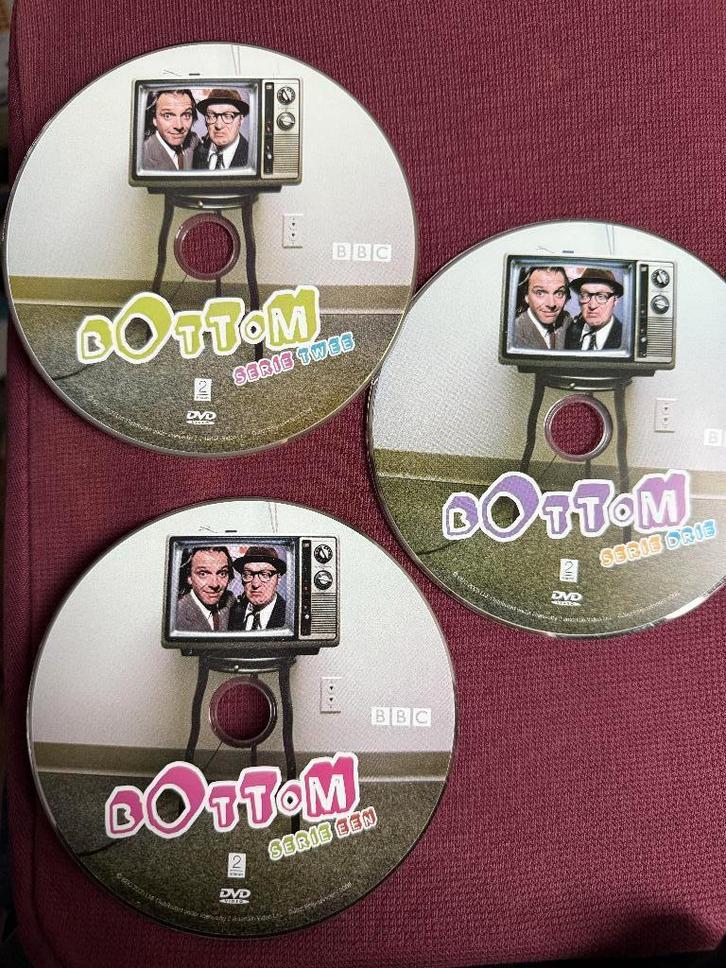 BOTTOM, BBC-serie, 1, 2, 3 - DVD  zeer goede staatHILARISCH!, Cd's en Dvd's, Dvd's | Tv en Series, Zo goed als nieuw, Komedie