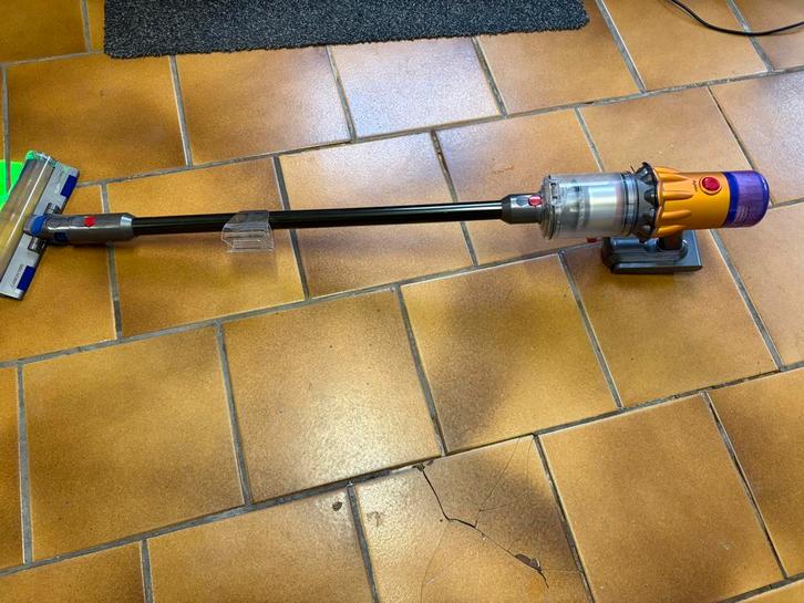 Dyson Steelstofzuiger V12 Detect Slim Absolute 1j + garantie, Elektronische apparatuur, Stofzuigers, Zo goed als nieuw, Stofzuiger