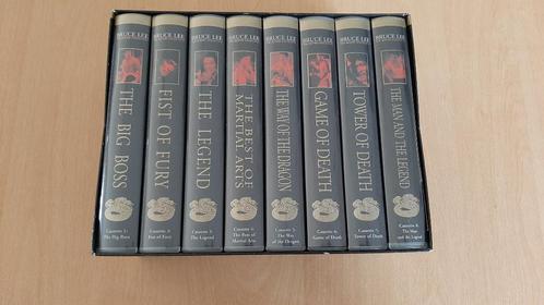 Bruce Lee VHS box (8 tapes) DFW goede staat, Cd's en Dvd's, VHS | Film, Gebruikt, Actie en Avontuur, Vanaf 12 jaar, Verzenden