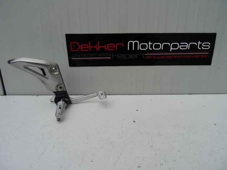 Rem set / Rechter voetsteun Triumph Speed Triple 1050 2011 >, Motoren, Onderdelen | Overige, Gebruikt, Ophalen of Verzenden