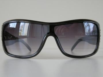 Chanel zonnebril. Mod. P882 C3-107 beschikbaar voor biedingen