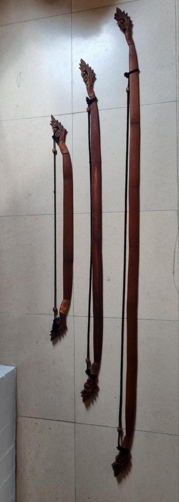 Balinese bogen voor decoratie of wandtapijt beschikbaar voor biedingen
