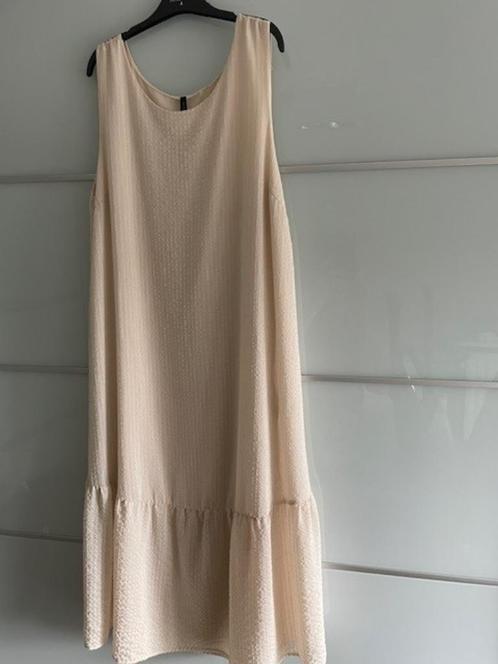 Lange jurk Peppercorn - Maat L, Kleding | Dames, Jurken, Gedragen, Maat 42/44 (L), Beige, Onder de knie, Ophalen of Verzenden