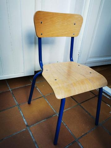 Chaise d'école bleue pour tout-petit / enfant