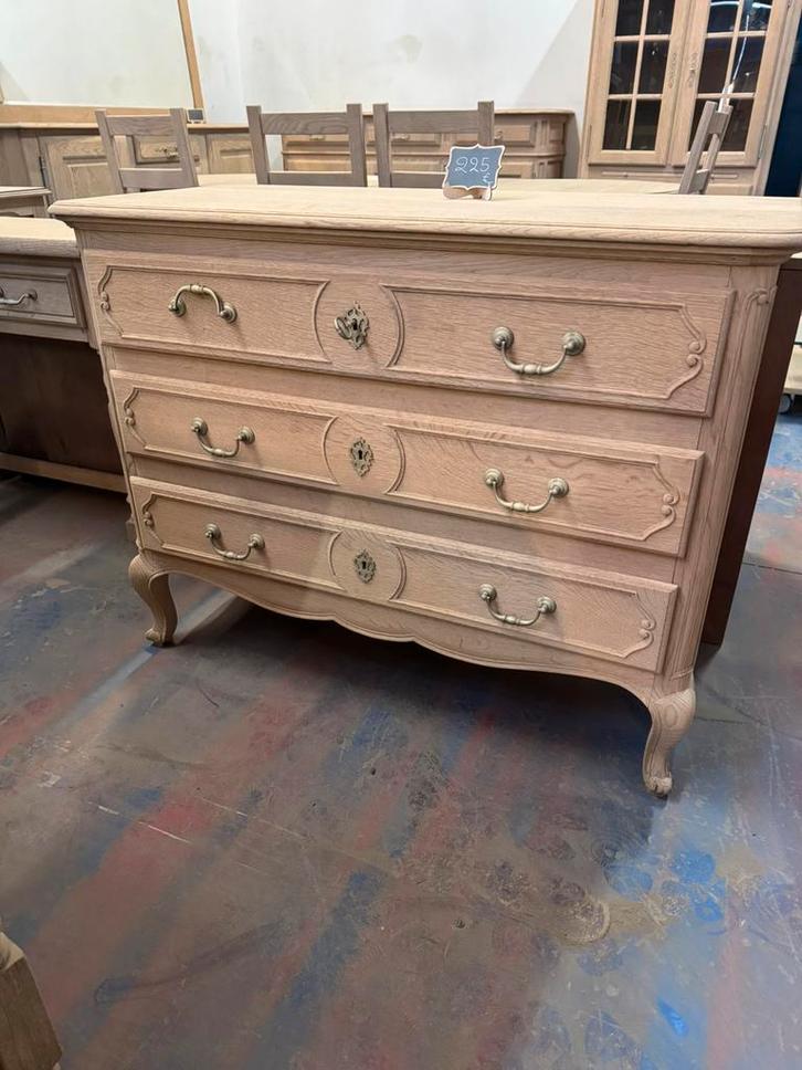 AEROGUMMED eikenhouten dressoir, Huis en Inrichting, Woonaccessoires | Wandplanken en Boekenplanken, Ophalen