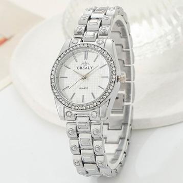 Nieuw uurwerk, model omega beschikbaar voor biedingen