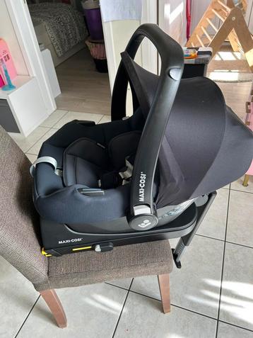 Maxi cosy et base Cabriofix i-size beschikbaar voor biedingen