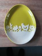 Assiette en forme d'oeuf avec motifs en relief, Ophalen, Nieuw