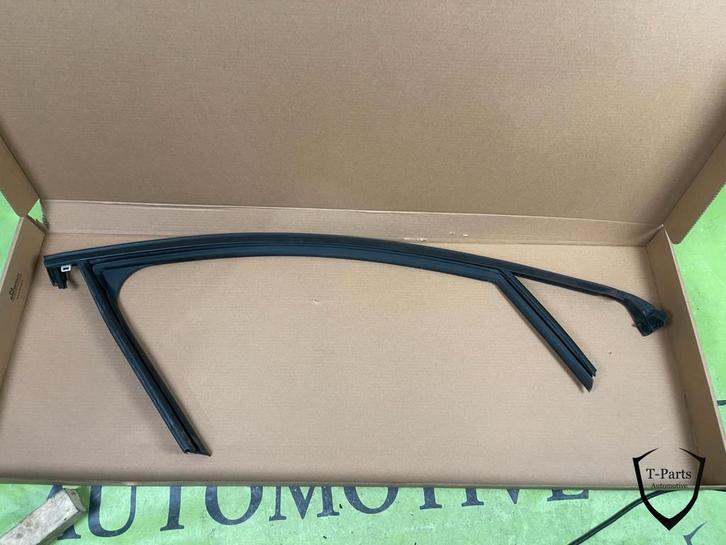 opel corsa F peugeot 208 deur rechts lijst rubber, Auto-onderdelen, Overige Auto-onderdelen, Opel, Nieuw