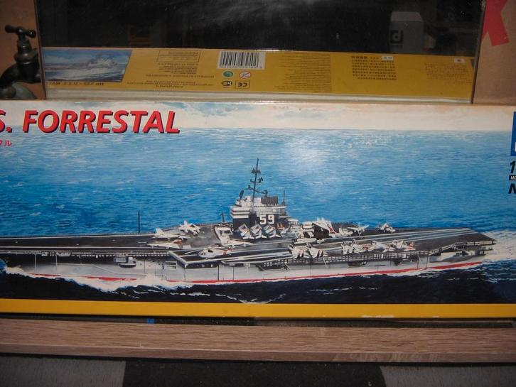 bouwdozen van vliegdekschepen, Hobby en Vrije tijd, Modelbouw | Boten en Schepen, Nieuw, Italeri, Ophalen of Verzenden