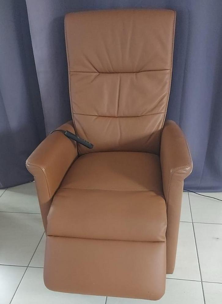 Fauteuil Relax Brun en Cuir + Télécommande, Maison & Meubles, Fauteuils, Comme neuf, Cuir, Enlèvement