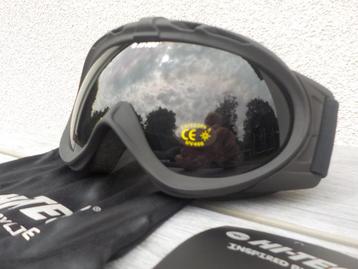 magnifiques lunettes de ski Hi-Tec noires - neuf