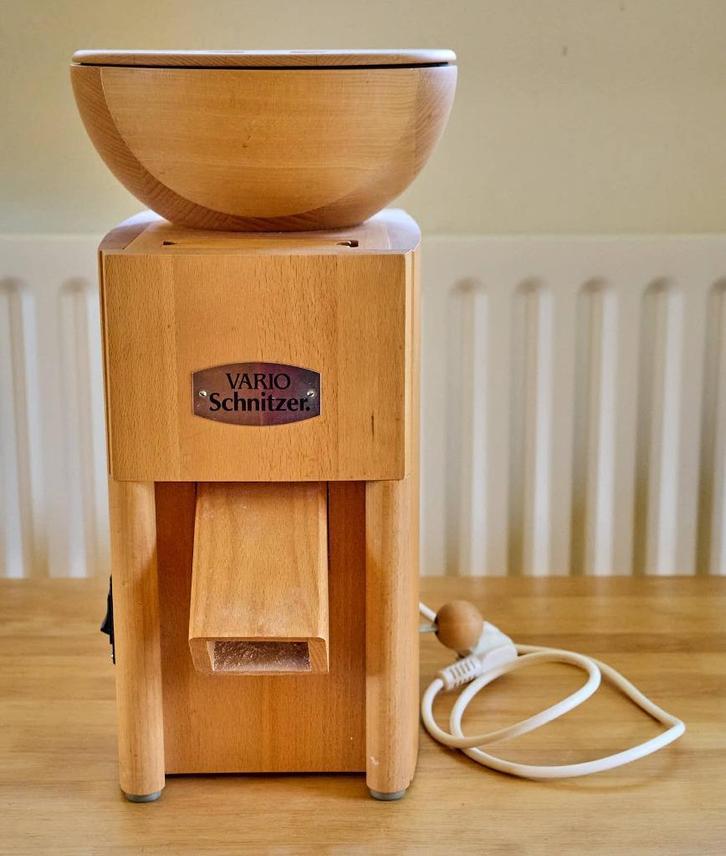 Graanmolen Schnitzer Vario, Huis en Inrichting, Keuken | Keukenbenodigdheden, Gebruikt, Ophalen