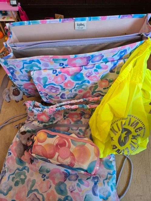 School benodig heden merk kipling, Kinderen en Baby's, Overige Kinderen en Baby's, Zo goed als nieuw, Ophalen of Verzenden