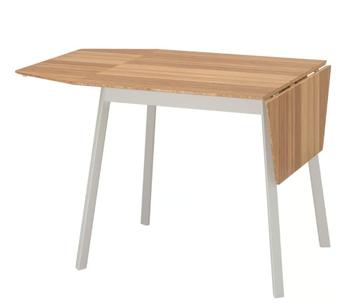 Inklapbare tafel in bamboe hout + 2 degelijke stoelen  beschikbaar voor biedingen