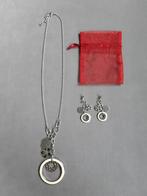 Victoria bijpassende zilveren ketting en oorbellen, Overige materialen, Verstelbaar, Ophalen of Verzenden, Zo goed als nieuw