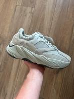 Yeezy boost 700 salt 42 2/3, Ophalen of Verzenden, Nieuw