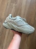 Sel Yeezy Boost 700 42 2/3, Enlèvement ou Envoi, Neuf