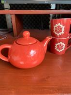 Set van rood/oranje theepot en 2 kopjes, Ophalen, Gebruikt, Keramiek, Kop(pen) en/of Schotel(s)