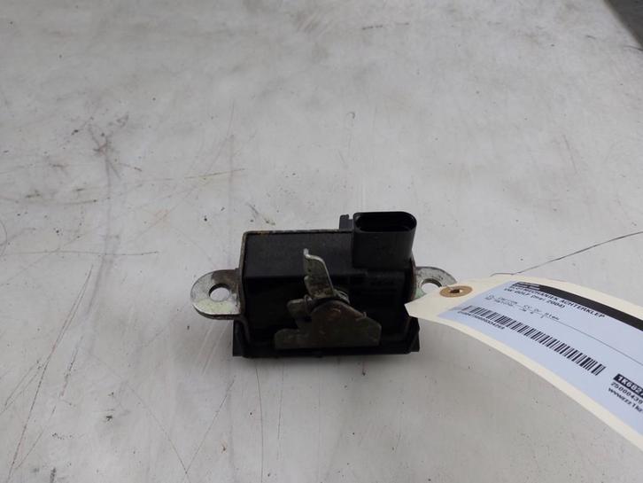 SLOTVANGER ACHTERKLEP Volkswagen Golf V (1K1), Auto-onderdelen, Carrosserie, Volkswagen, Gebruikt