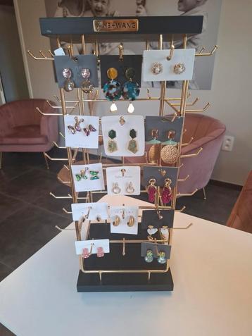 Draaimolen voor sieraden met 14 paar oorbellen beschikbaar voor biedingen