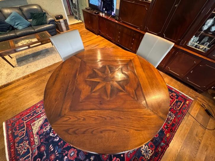 Prachtige ronde houten tafel met ingelegd sterpatroon, Huis en Inrichting, Tafels | Eettafels, Gebruikt, 100 tot 150 cm, Vijf personen of meer