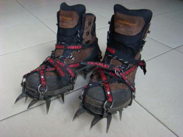 crampons Charlet Moser 12 pointes beschikbaar voor biedingen