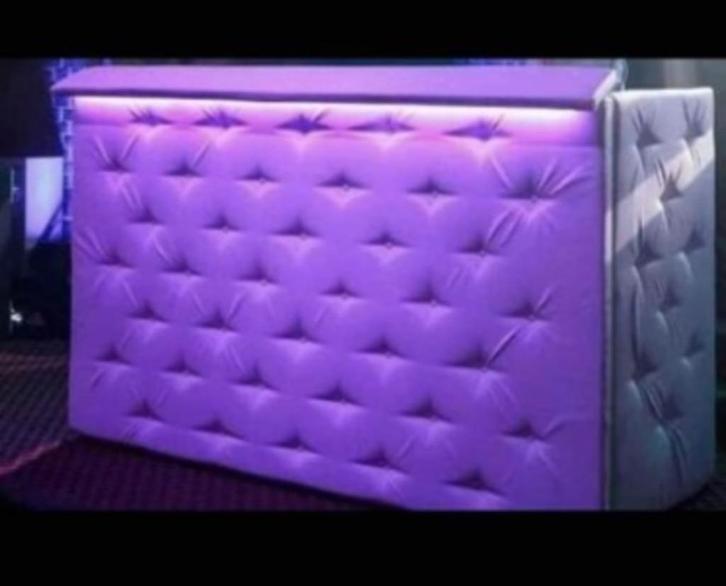 Dj Booth Chesterfield look, Muziek en Instrumenten, Dj-sets en Draaitafels, Gebruikt, Ophalen