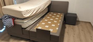 Elektrische boxspring beschikbaar voor biedingen