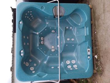 Jacuzzi gratis geleverd geplaatst en 1j garanti  beschikbaar voor biedingen