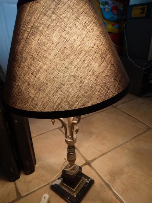 Metalen lamp op marmeren voet, Huis en Inrichting, Lampen | Tafellampen, Metaal, Ophalen