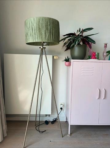 Staande lamp MADE groen beschikbaar voor biedingen