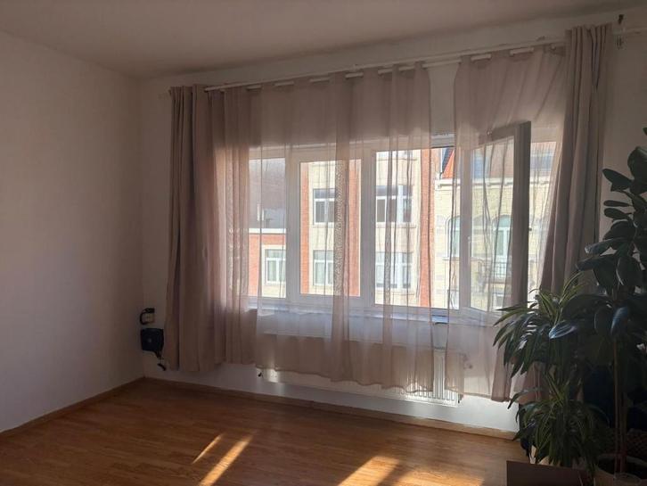 APPARTEMENT 1CH A LOUER, Immo, Appartements & Studios à louer, Bruxelles, 50 m² ou plus