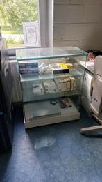 vitrines die moeten worden gedemonteerd 100€/p, Ophalen, Gebruikt