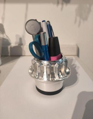 Pot à crayon / presse papier ecrou de roue de Formule 1 beschikbaar voor biedingen