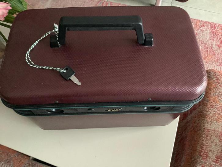 Beauty_case Syman bordeau, Bijoux, Sacs & Beauté, Boîtes de maquillage & Beauty case, Comme neuf, Autres couleurs, Avec serrure