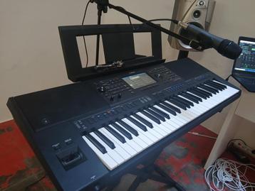 yamaha sx 700 keyboard  zo als nieuwe  beschikbaar voor biedingen