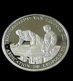 Zilveren medaille " Troonsafstand Koning Leopold III, Verzamelen, Koningshuis en Royalty, Nieuw, Verzenden
