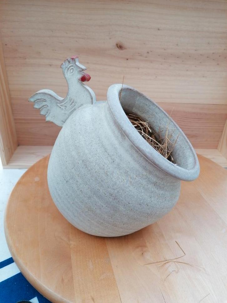 Canterbury pottery, aardewerk. Bloempot, eiermandje., Tuin en Terras, Bloempotten, Zo goed als nieuw, Aardewerk, Ophalen of Verzenden