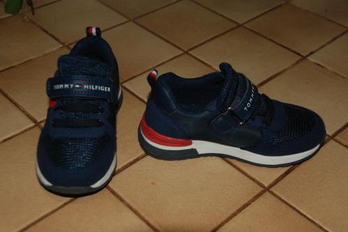 Prachtige Tommy Hilfiger marineblauwe sneakers in maat 24 zo, Kinderen en Baby's, Kinderkleding | Schoenen en Sokken, Zo goed als nieuw