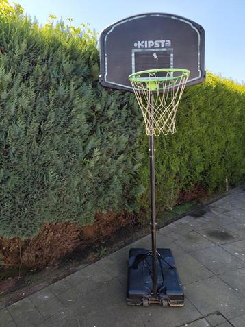 kipsta basketbal ring op verstelbare paal beschikbaar voor biedingen