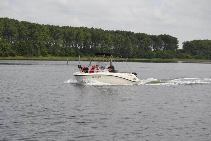 Boot quicksilver  activ 505, Watersport en Boten, Vis- en Consoleboten, Zo goed als nieuw, 50 tot 70 pk, 3 tot 6 meter, Benzine