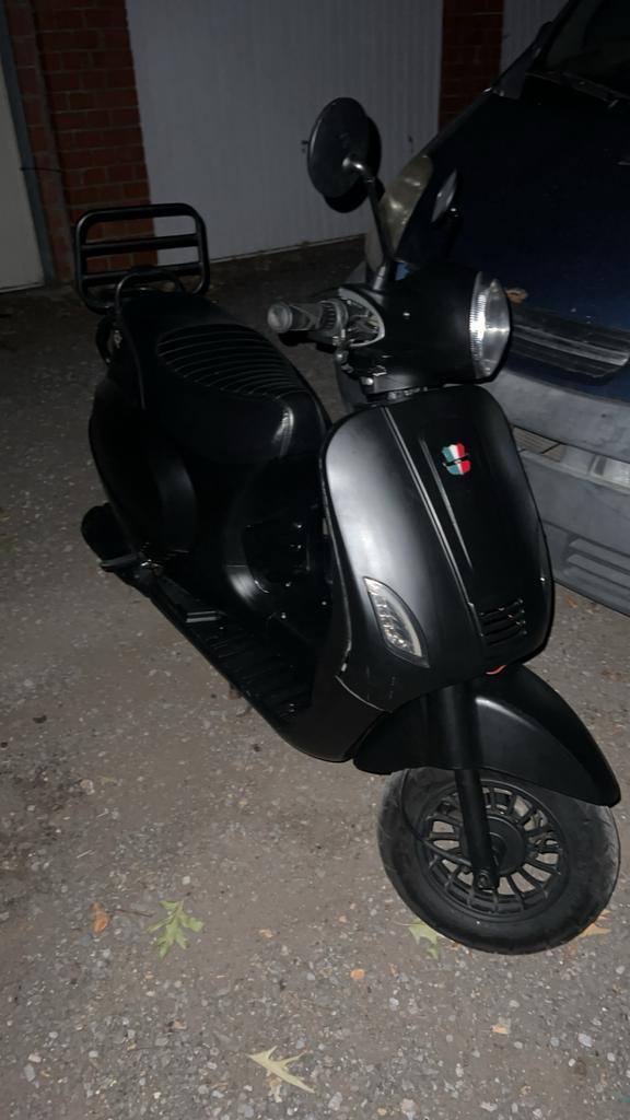 Gts toscana proper zoals nieuw weinig kms nieuw banden, Fietsen en Brommers, Scooters | Overige merken, Zo goed als nieuw, Klasse A (25 km/u)