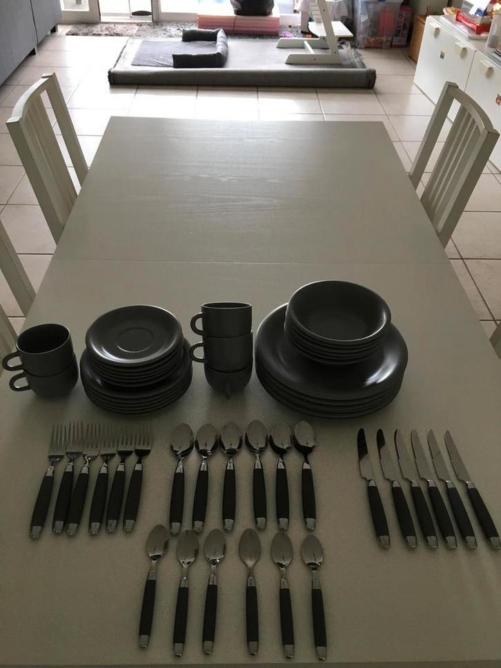 Donkergrijs servies, Huis en Inrichting, Keuken | Bestek, Gebruikt, Ophalen