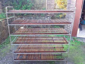 ANCIEN RAYONNAGE ETAGERES FER/BOIS style industriel beschikbaar voor biedingen