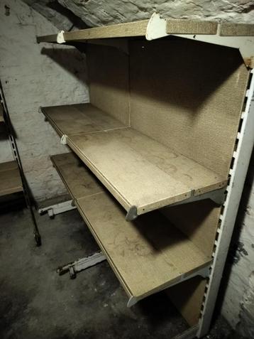 Set van 5 antieke metalen planken beschikbaar voor biedingen