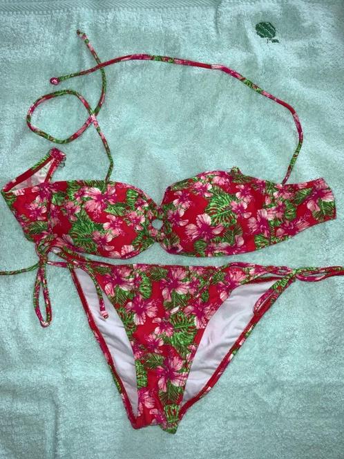 Bikini maat 36, Kleding | Dames, Badmode en Zwemkleding, Zo goed als nieuw, Bikini, Rood, Verzenden