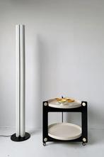 Vintage Artemide Megaron vloerlamp wit (dimmer is stuk), Huis en Inrichting, Lampen | Vloerlampen, 150 tot 200 cm, Gebruikt, Metaal