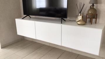 Tv kastikea beschikbaar voor biedingen